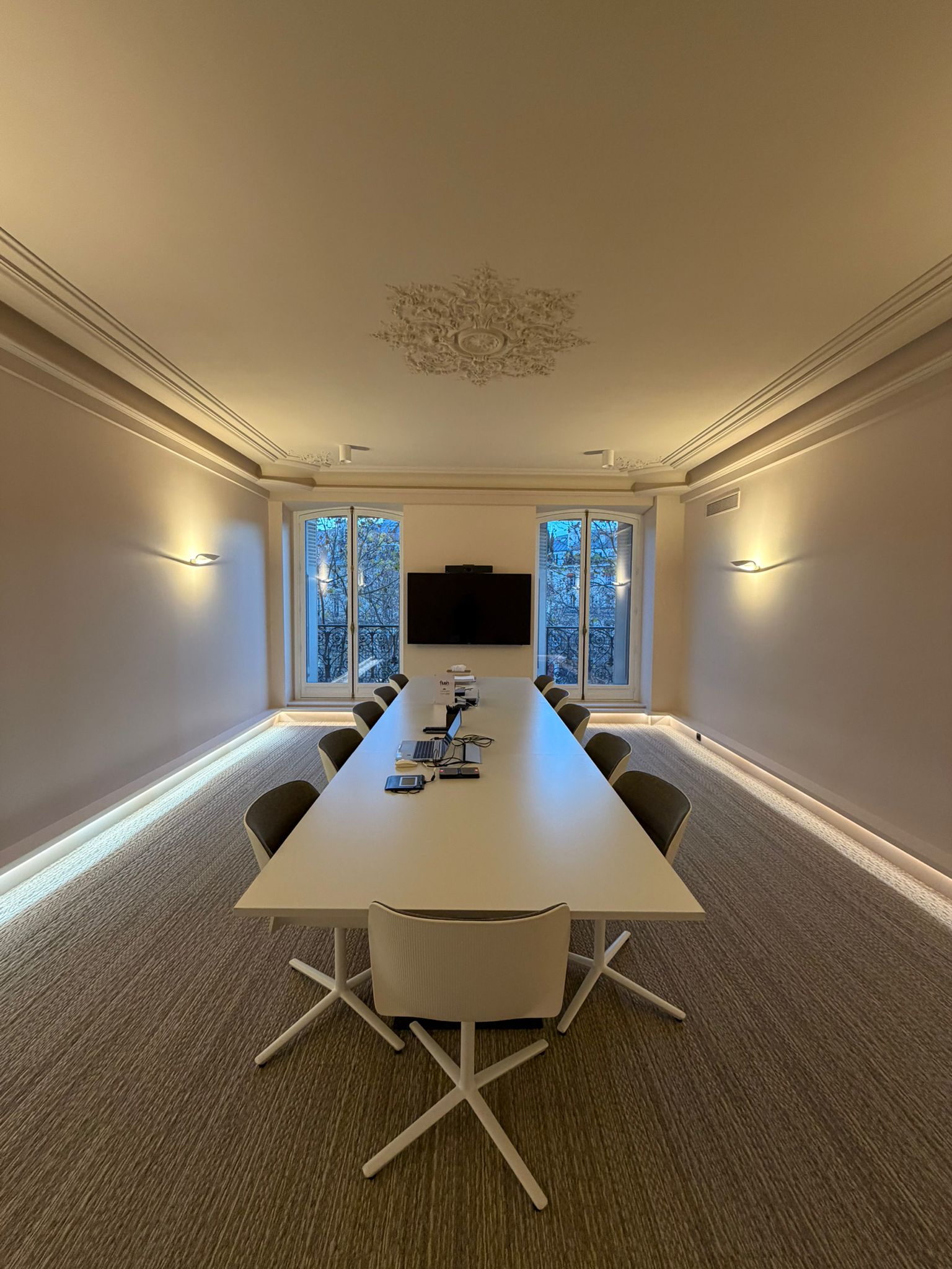 Bureaux modernes propres et bien entretenus par Adéquat Propreté